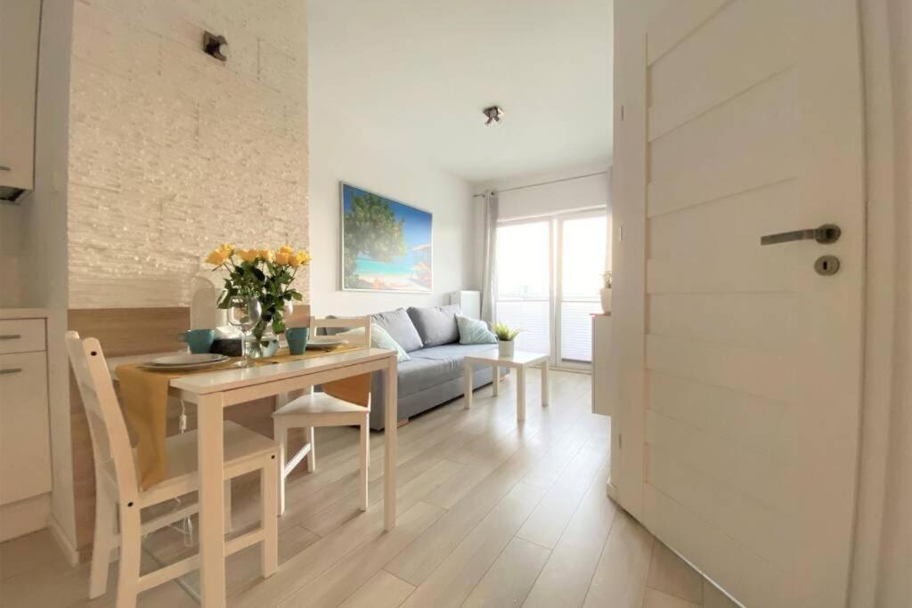 Apartment Homely With Balcony - 3 Km To Baltic Sea